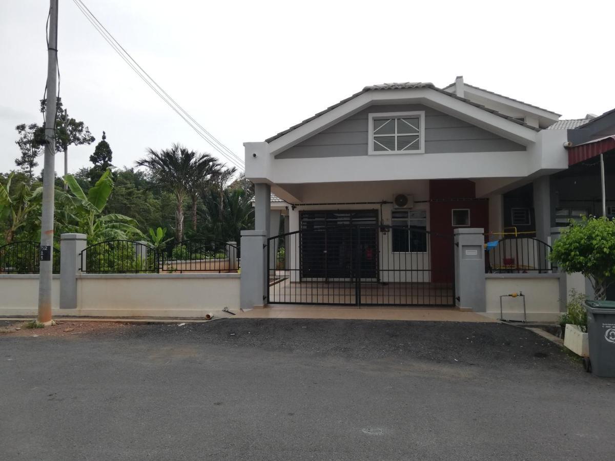 Samsiah Guest House - Taman Yayasan Segamat Buloh Kasap Bagian luar foto